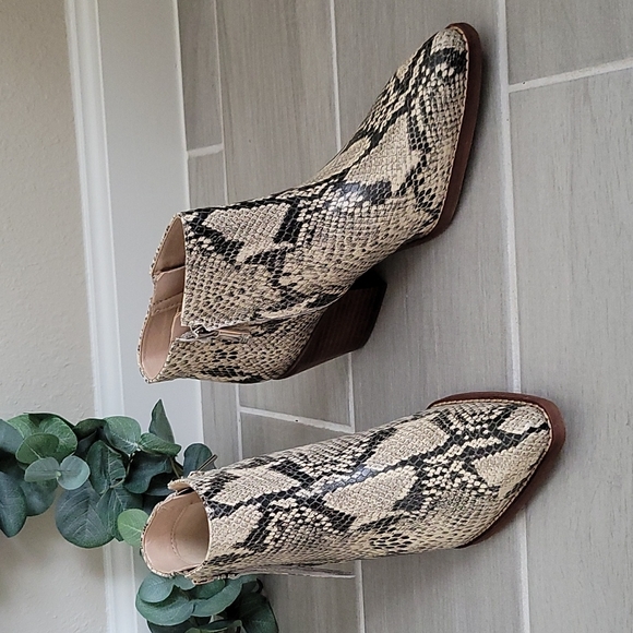 Sam Edelman Shoes - Sam Edelman Walden Snakeskin Pointed Toe Anke Booties size 5
